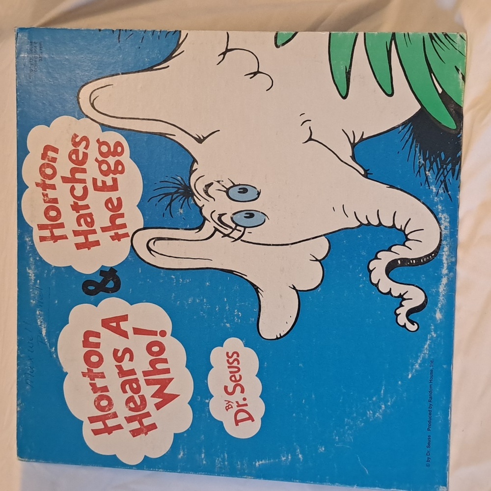 Vintage 1976 Vinyl LP Dr Seuss Horton hears a who & hatches eggs.